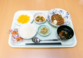 デイサービスセンター写真食事